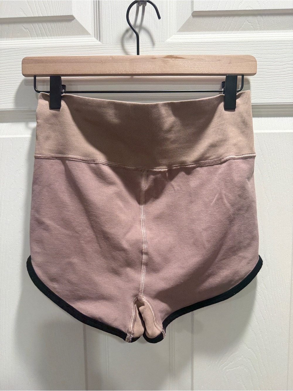 FP Movement Women’s M/L High-Rise Athletic Shorts Mauve Pink Black Trim - Picture 6 of 8